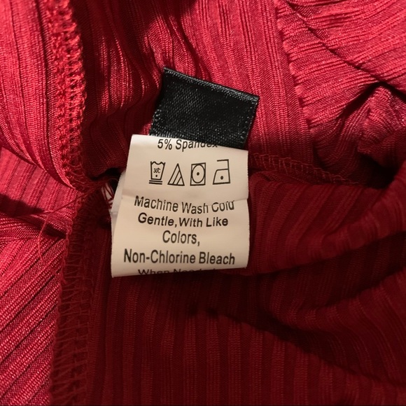 Red Ribbed Cropped Drawstring-Tie Ruched-Front Top - Picture 9 of 11